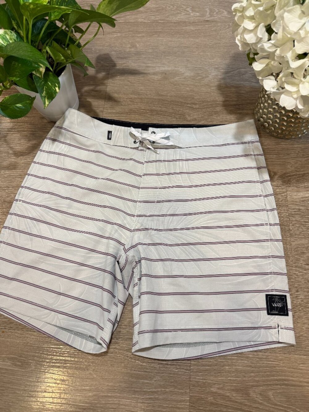 Shorts,Vans,32,Light blue with stripes,20